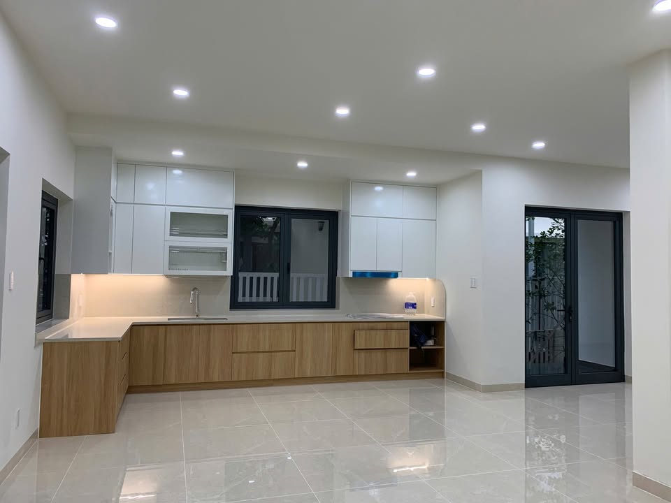 Biệt thự cho thuê khu Senturia, An Phú Đông, Quận 12 - Giá 30 triệu/tháng, không gian lý tưởng cho kinh doanh!