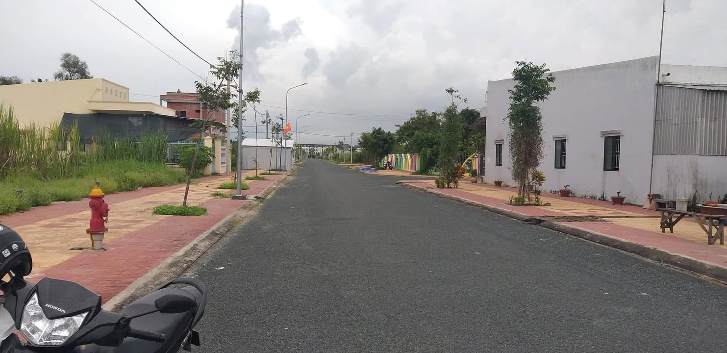 Đất nền KDC Tỉnh Ủy Hậu Giang 115m² giá 800 triệu - Vị trí đẹp, thuận tiện!