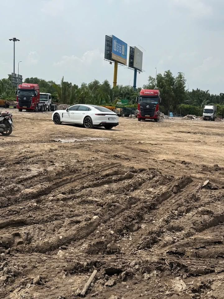 Đất liền kề 2000m² Phú Hữu Thủ Đức giá 40 tỷ - Cơ hội đầu tư sinh lời!