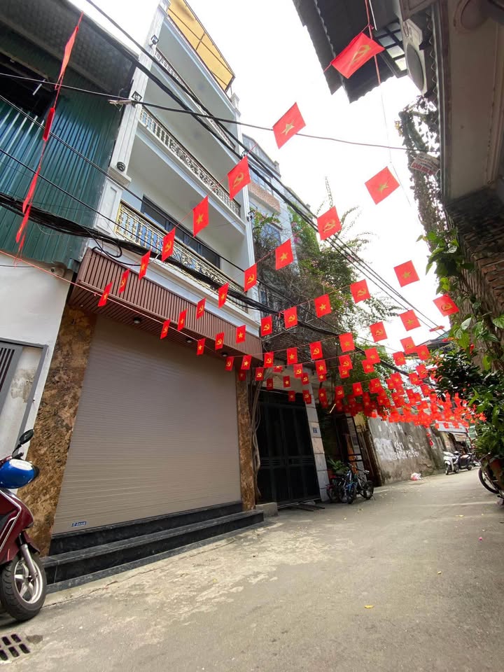 Nhà phố thang máy đường Nguyễn Chính, Tân Mai 41m² giá hơn 10 tỷ - Cơ hội hiếm có!