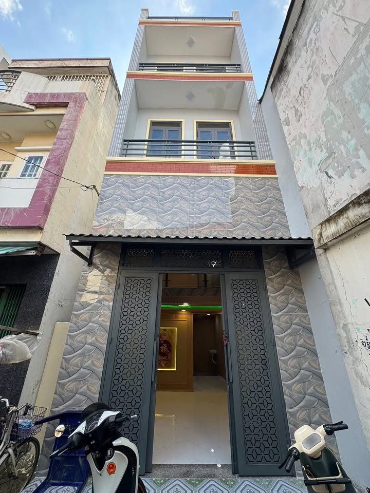 Nhà đẹp hẻm 995 Hồng Bàng, Quận 6, 28m² giá 5.5 tỷ - Hẻm xe hơi thông thoáng!