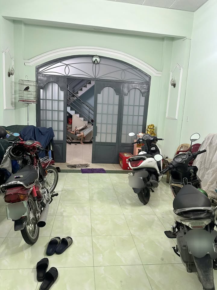 Nhà mặt tiền kinh doanh đường Trịnh Thị Miếng, Hóc Môn 126m² giá 8.8 tỷ - Cơ hội đầu tư tuyệt vời!