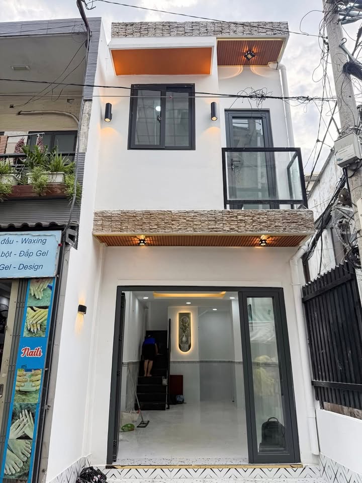 Shop mặt tiền Trường Sa, Tân Bình 27m² giá 3.xx tỷ - Đầu tư sinh lời ngay!