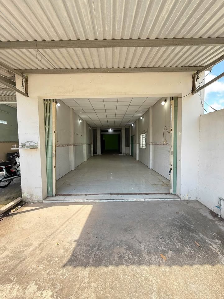 Nhà mặt tiền đường Giồng Lớn, Đức Hòa 144m² giá 3.5 tỷ - Kinh doanh sầm uất!