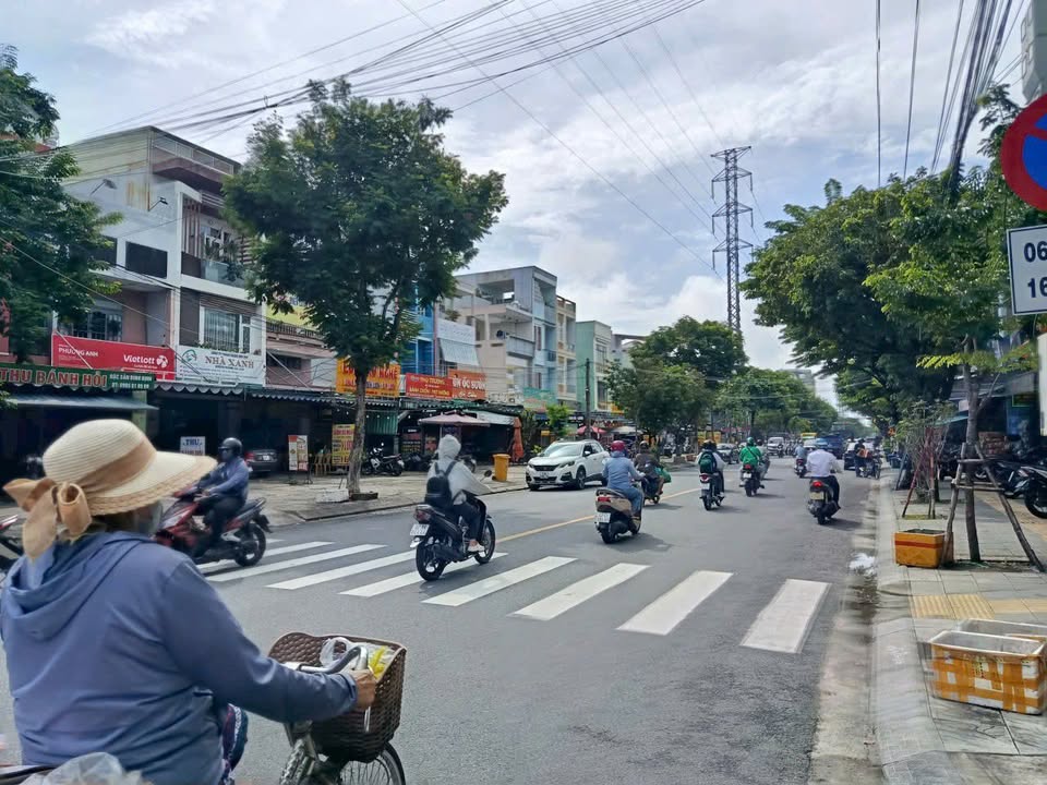 Nhà phố 3 tầng khu Vip Hoà Cường 73m² giá 9.5 tỷ - Đầu tư sinh lời tuyệt vời!