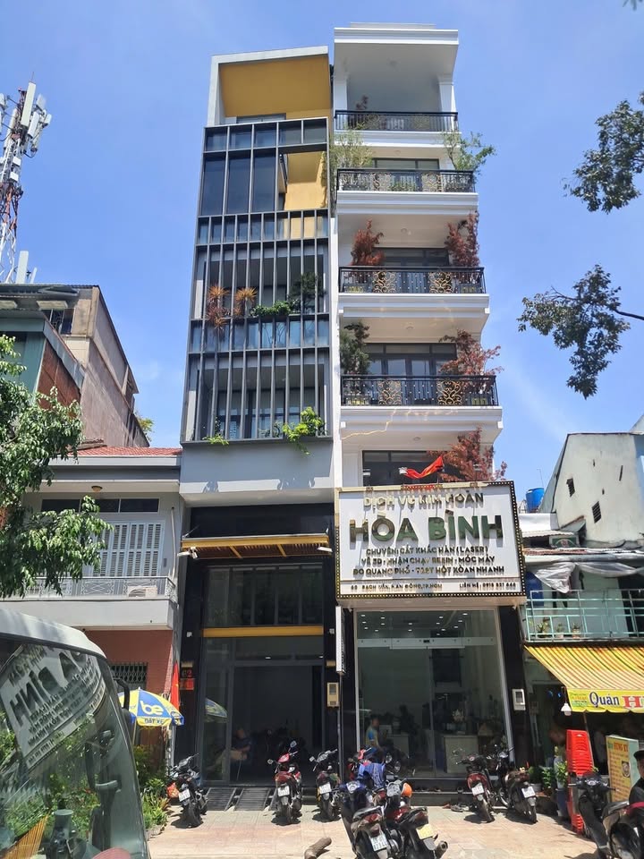 Nhà mặt tiền chợ Hoà Bình, Quận 5, 68m² giá 28 tỷ - Đầu tư sinh lời ngay!