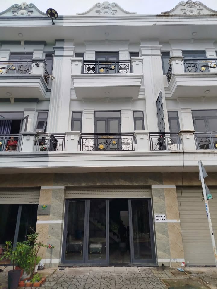 Nhà 3 tầng KDC An Phú, Thuận An 67.5m² giá 4.3 tỷ - Full nội thất, sẵn sàng ở ngay!