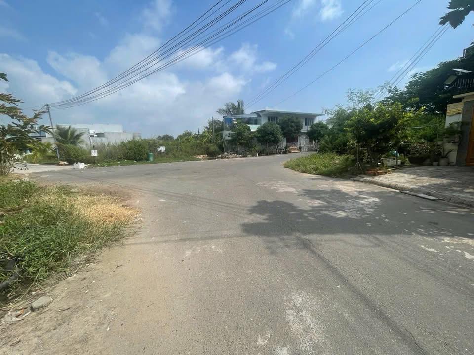 Đất nền KDC Nguyễn Văn Linh, Phan Thiết 85m² giá 2.4 tỷ - Vị trí đẹp, tiện ích đầy đủ!