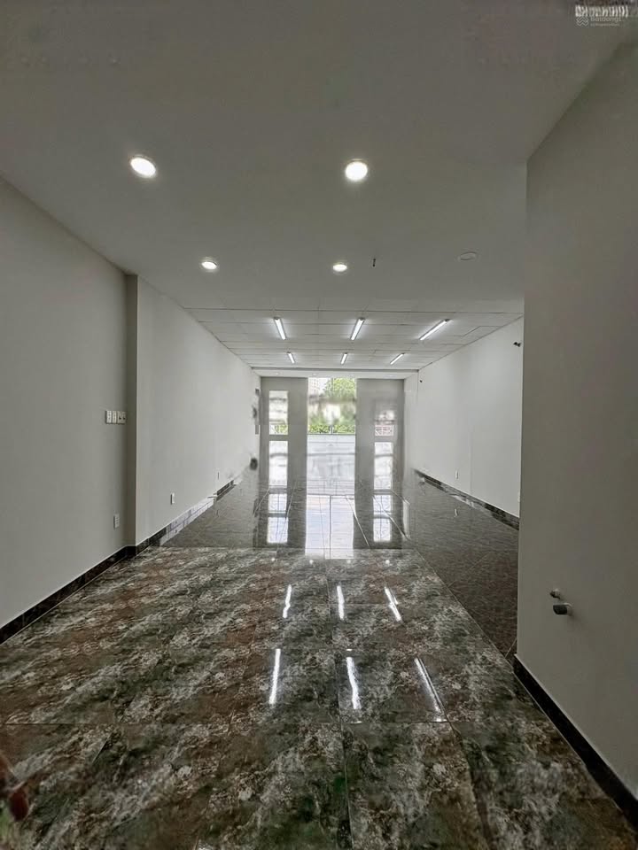 Nhà nguyên căn Cư xá Lữ Gia, Quận 11, 137m² giá 36 triệu - Phù hợp làm văn phòng, lớp học!