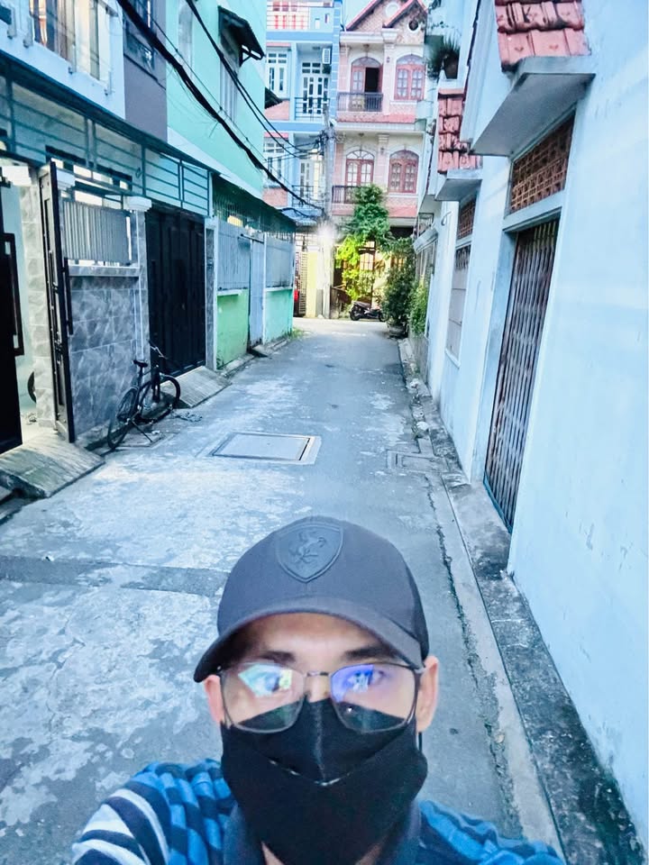 Nhà hẻm xe hơi Tân Sơn Nhì 50m² giá 7 tỷ - Tiện ích xung quanh phong phú!