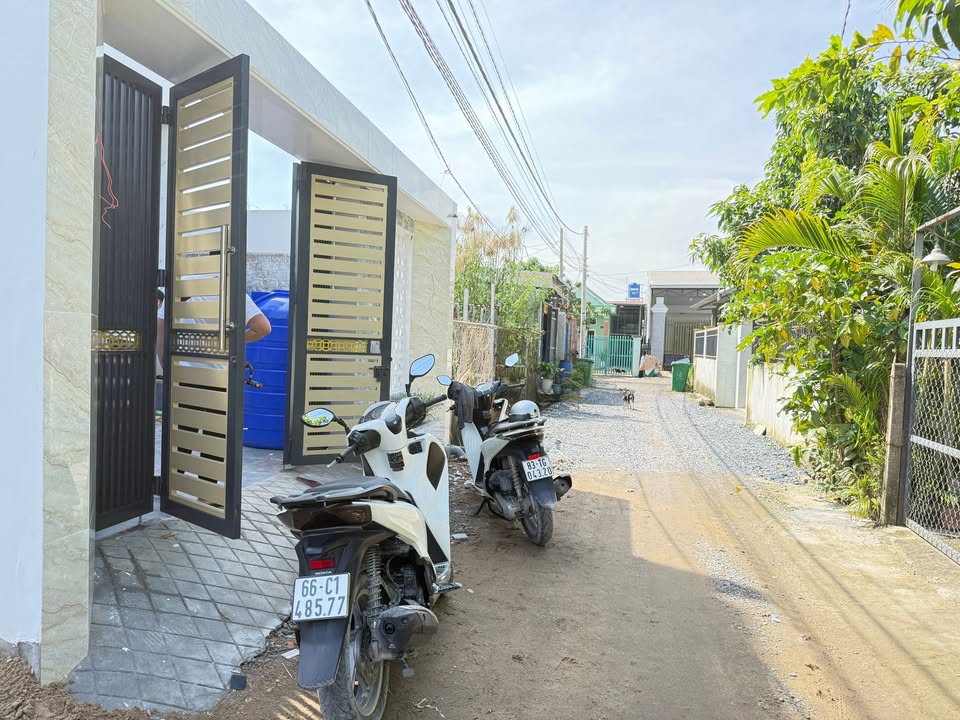 Nhà đẹp tại Đức Hòa Hạ, Long An 120m² giá 2.85 tỷ - Thiết kế hiện đại, tiện ích đầy đủ!