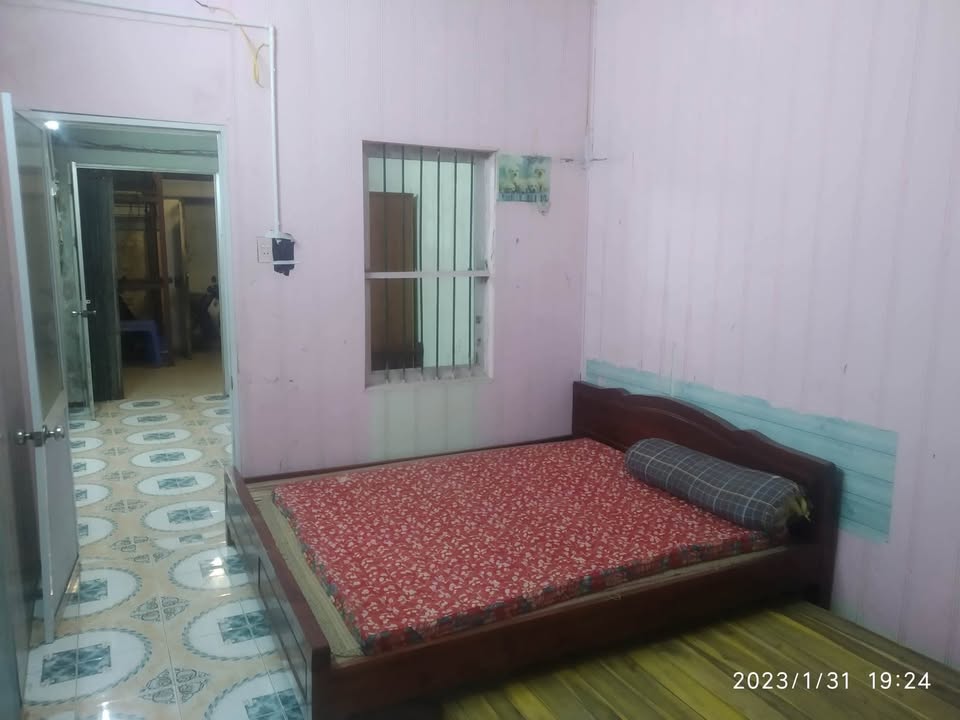 Nhà cấp 4 cho thuê tại Tập thể Q164B, 42m² - Chính chủ, an ninh tốt!