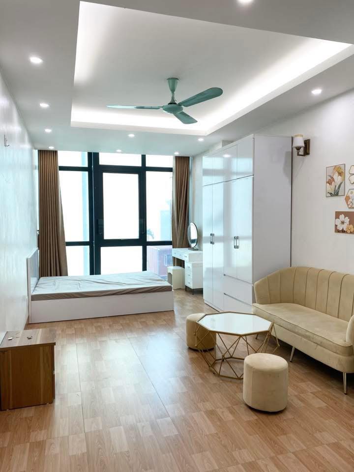 Phòng cho thuê 30m² tại Lạc Long Quân, Tây Hồ - View đẹp, nội thất đầy đủ!