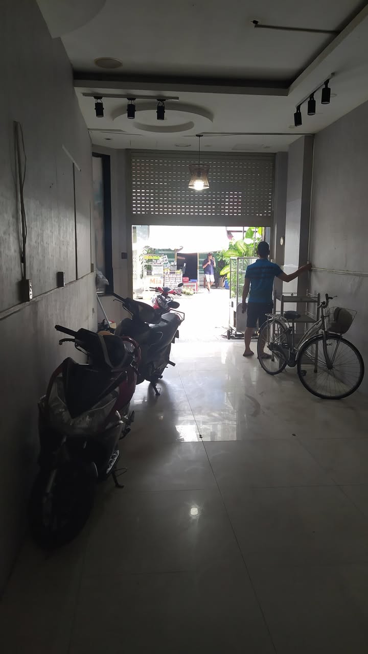 Cho thuê mặt bằng kinh doanh tại đường Tân Hương, quận Tân Phú - Giá chỉ 10 triệu/tháng!