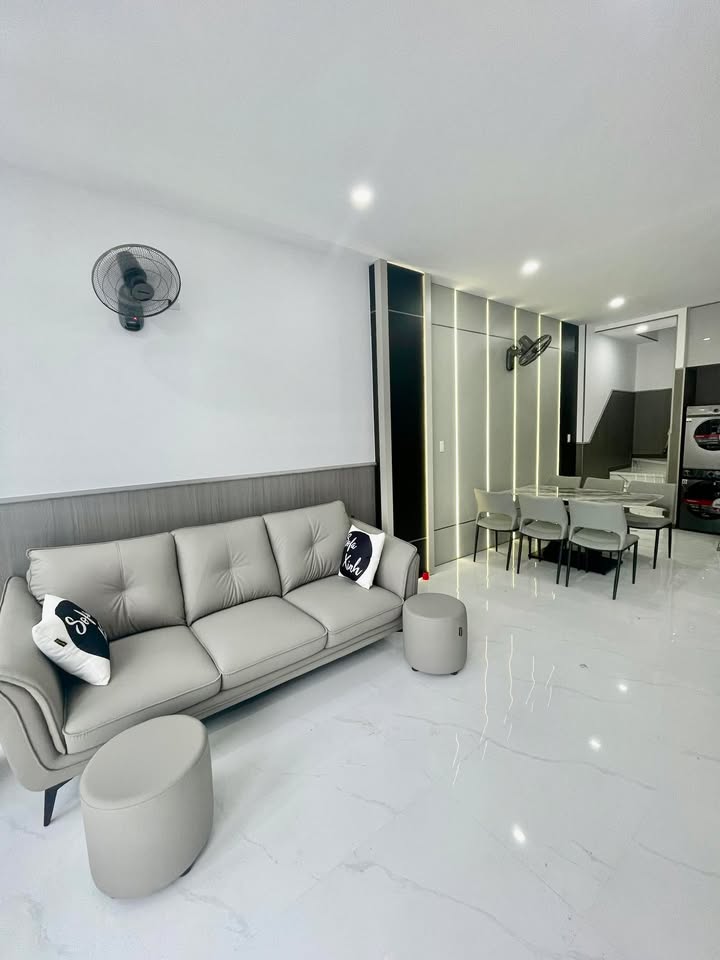 Nhà phố Cam Ranh 105m² giá 3.3 tỷ - Sẵn sàng vào ở ngay!