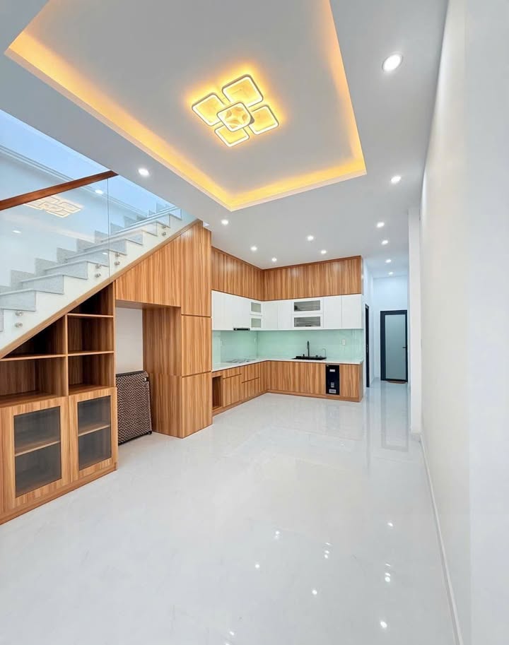 Nhà mặt tiền đường 12m Đông Hưng Thuận, Quận 12 - Giá 16 triệu - Kinh doanh thuận lợi!