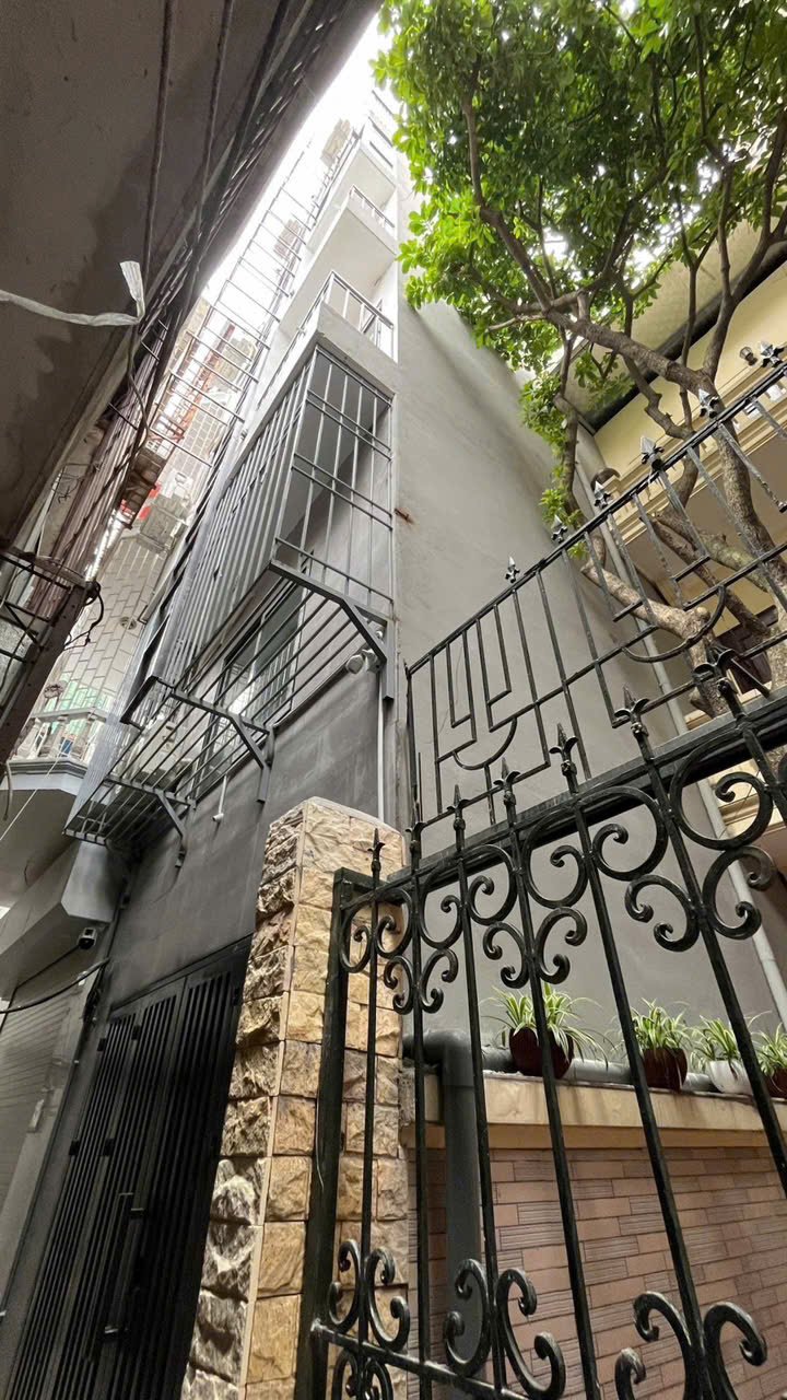 Bán tòa CHDV tại Ngõ 353 Đội Cấn, Ba Đình - Diện tích 50m², giá chỉ 16 tỷ!