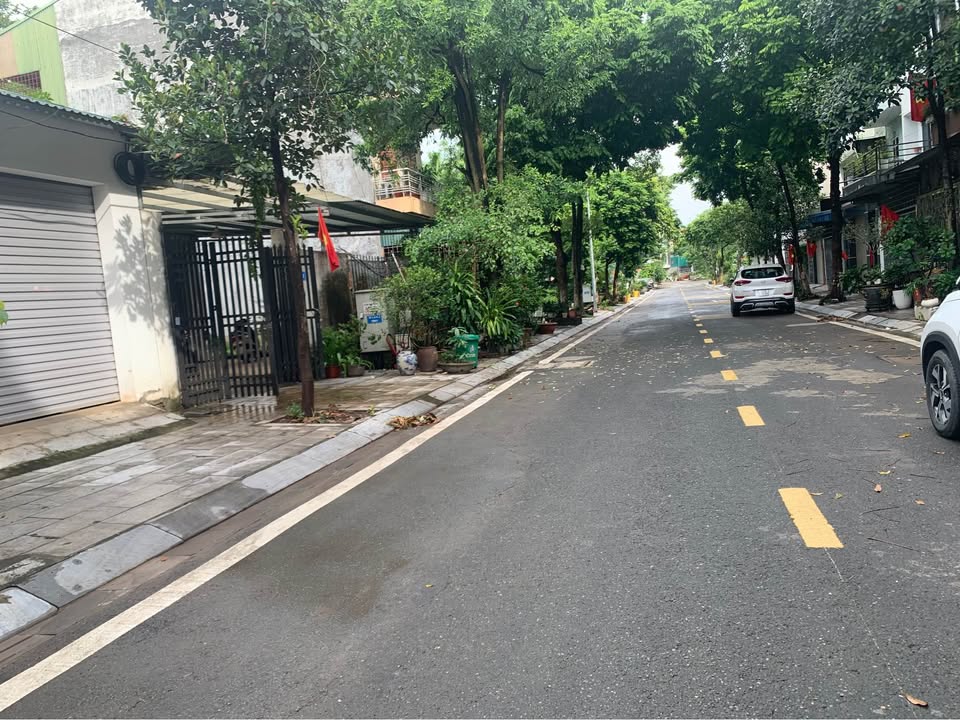 Bán nhà 4 tầng tại Liên Bảo, Vĩnh Yên - Vĩnh Phúc 115m² giá 5 tỷ - Thiết kế sang trọng, gần chợ