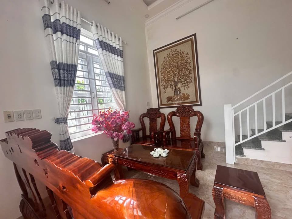 Nhà 2 Tầng Biệt Thự Mini hẻm Phú Trung - Tây Nha Trang, 110.4m² chỉ 3.7 tỷ - Dọn vào ở ngay!