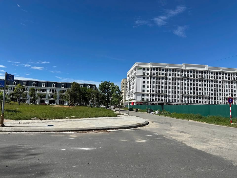 Đất Kiệt 187 Nguyễn Lộ Trạch 102,5m² giá 2,5 tỷ - Vị trí đắc địa gần sông