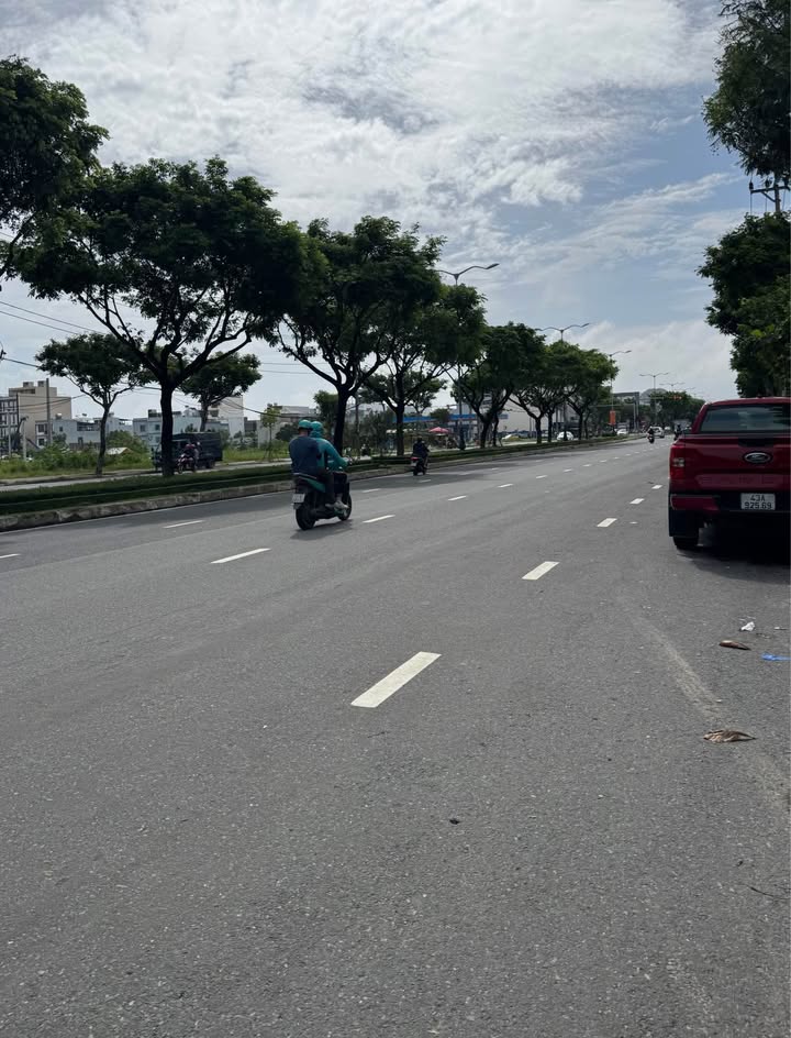 Đất Cẩm Lệ 100m² giá 2.8 tỷ - Vị trí đẹp cách mặt tiền Cách Mạng Tháng 8!