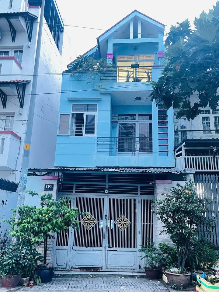 Bán nhà mặt tiền đường Lê Lư, quận Tân Phú, 163m² - Cơ hội đầu tư sinh lời!