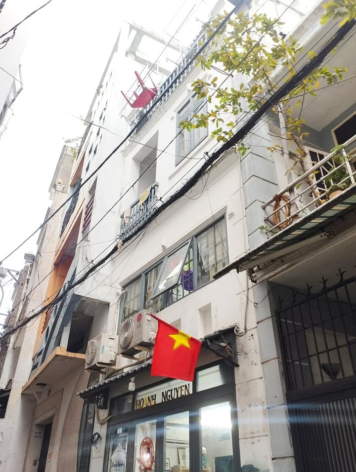 Nhà phố Phùng Văn Cung, Phú Nhuận 22m² giá 5.7 tỷ - Hẻm xe hơi, cho thuê 15 triệu!