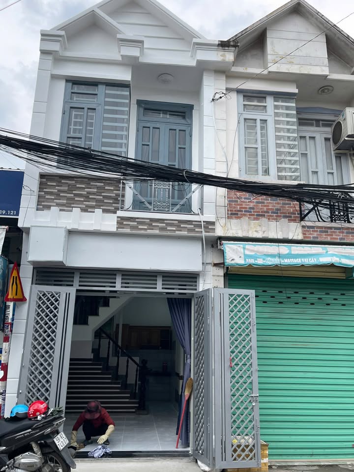 Nhà phố mặt tiền Lê Văn Khương 28m² giá 1.989 tỷ - Kinh doanh sầm uất!