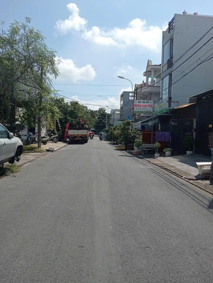 Nhà mặt tiền đường Số 11, Phong Phú, Bình Chánh 81m² giá 7.2 tỷ - Đầu tư sinh lời ngay!