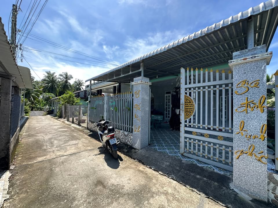 Nhà riêng Gò Công Tây Tiền Giang 450m² giá 1.25 tỷ - Thích hợp cho gia đình đông người!