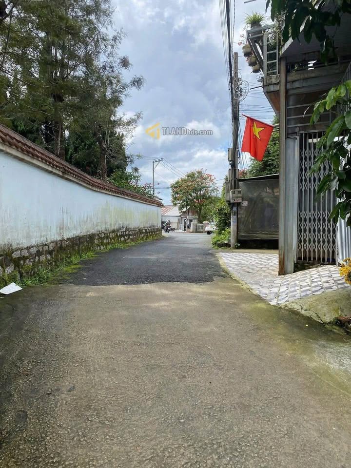 Nhà cấp 4 hẻm ô tô Lý Nam Đế, Đà Lạt 139m² giá 3.7 tỷ - Sổ phân quyền chính chủ!