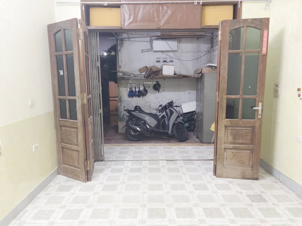 Cho thuê phòng 42m² ngõ rộng Đội Nhân, Ba Đình chỉ 4 triệu - Sẵn sàng vào ở!