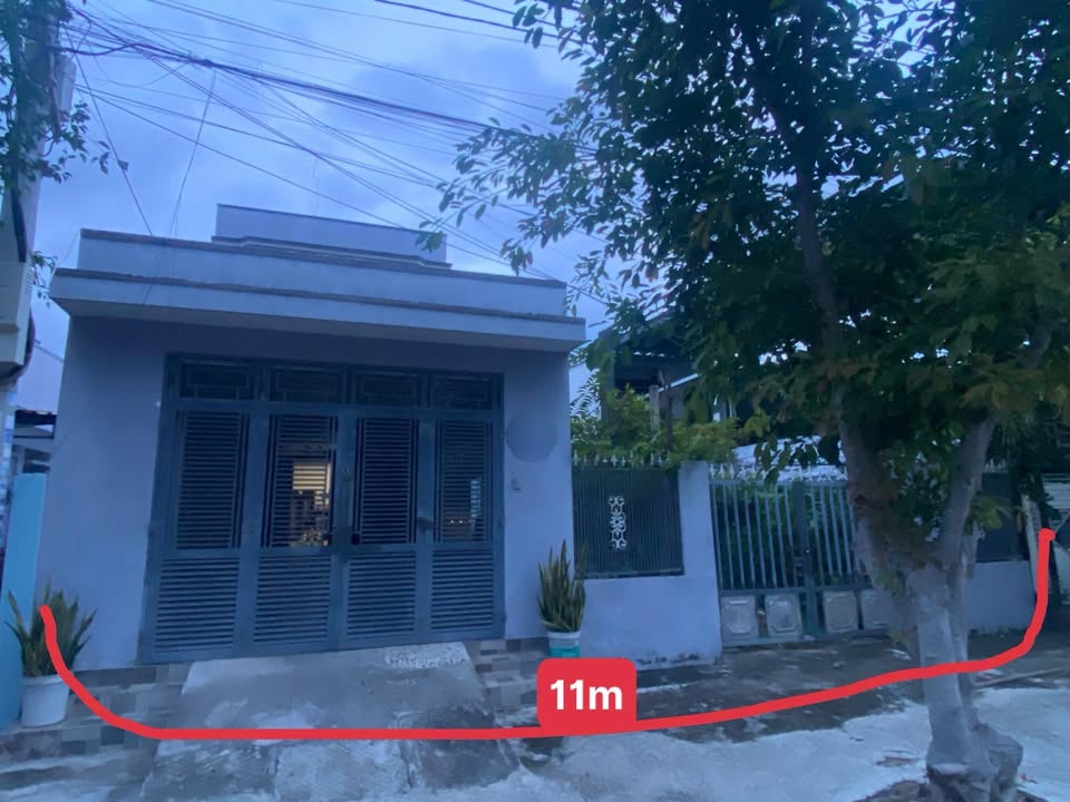 Bán đất kề góc mặt tiền Thân Nhân Trung 242.6m² - Sổ hồng chính chủ, giá 31.5 tỷ VND!