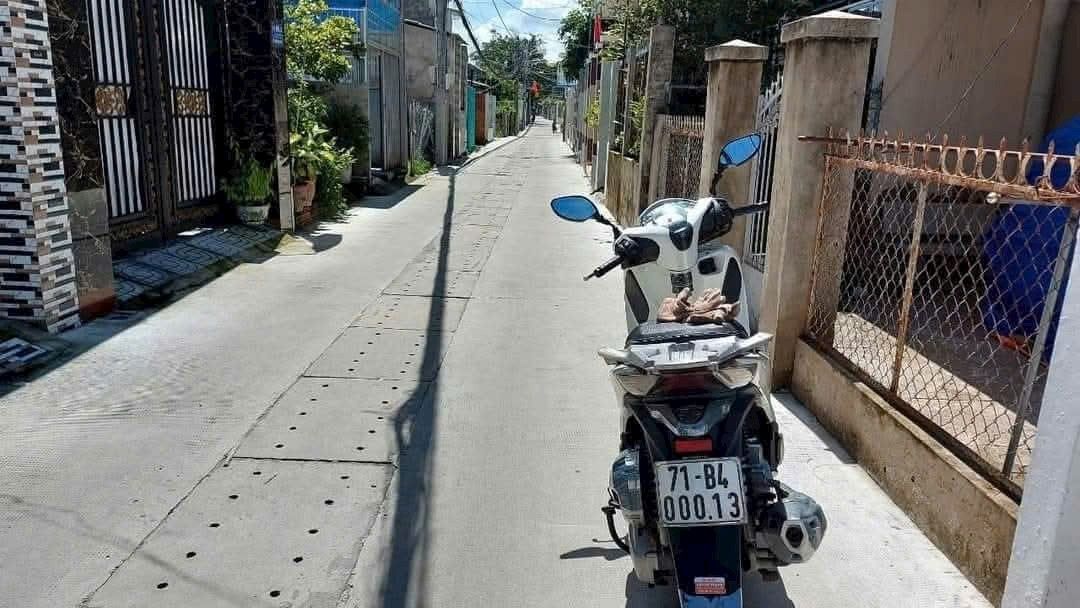 Đất mặt tiền hẻm thông xe 16 chỗ tại Nguyễn Huệ, Bến Tre 1000m² - Khu vực trung tâm thuận tiện sinh hoạt!