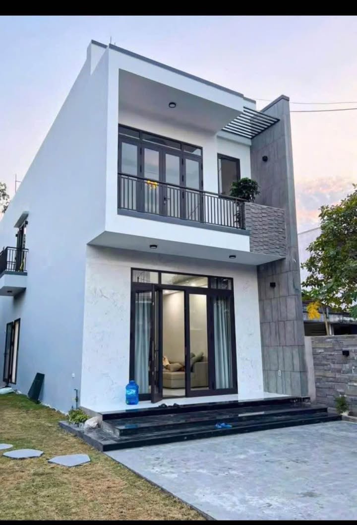 Nhà 2 tầng Phường Thịnh Đán 100m² giá 2.5 tỷ - Full nội thất, sẵn sàng ở ngay!