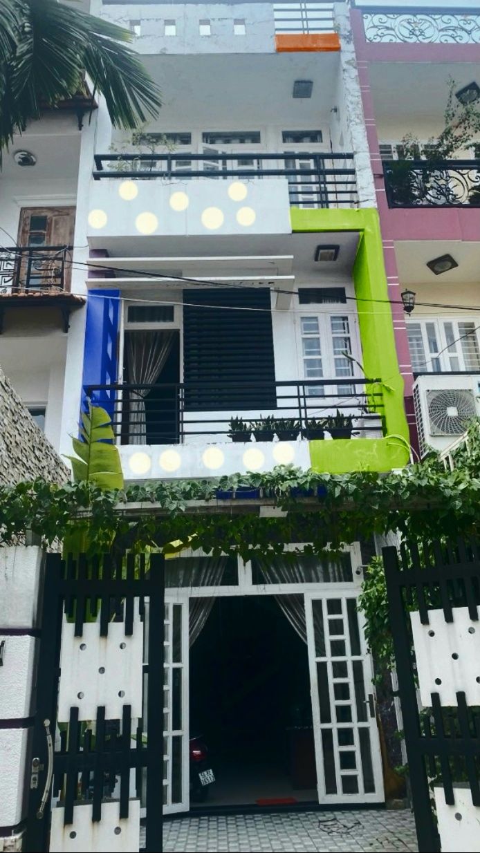 Nhà đẹp 90m² quận 6 giá 7.9 tỷ - Tiện ích ngập tràn, dân trí cao!