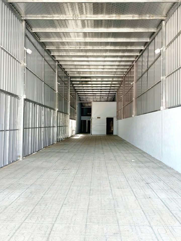 Warehouse bán tại Chánh Phú Hòa, Bến Cát, 150m² giá 2.2 tỷ - Đầu tư sinh lời lý tưởng!