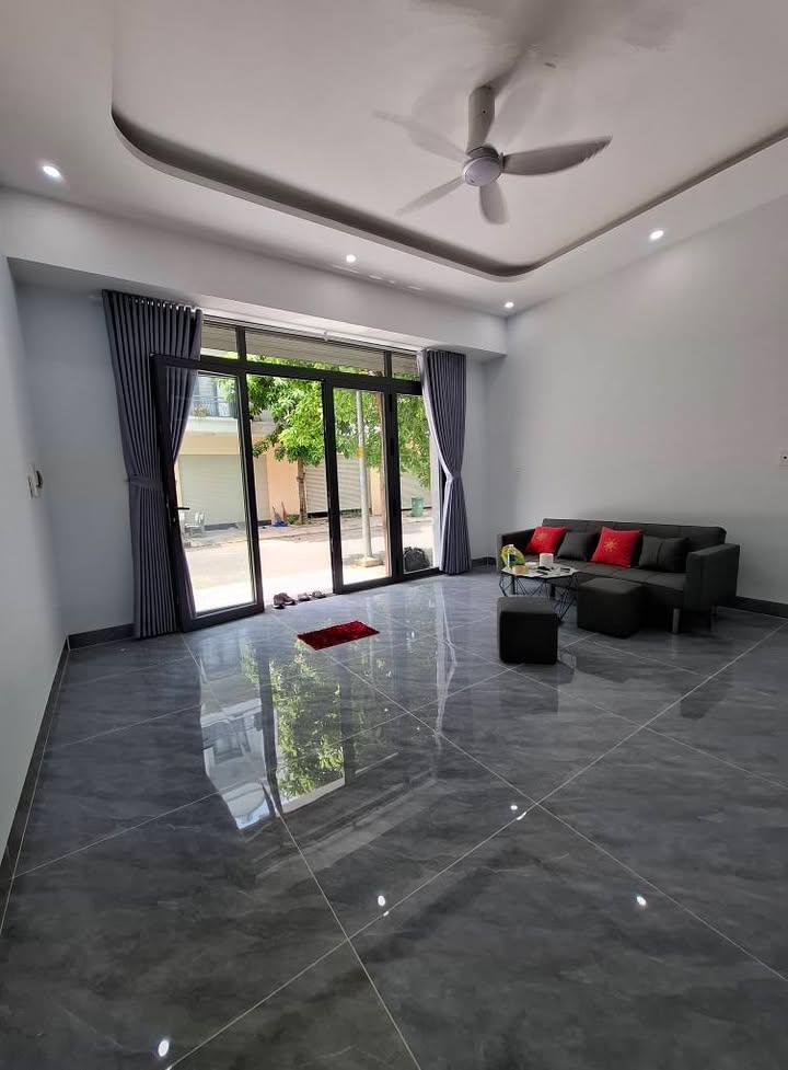 Bán nhà 3 tầng KDC Kim Kim Trần, DT747B, Bình Dương 60m² - Giá chỉ 3.05 tỷ, sổ đỏ chính chủ!