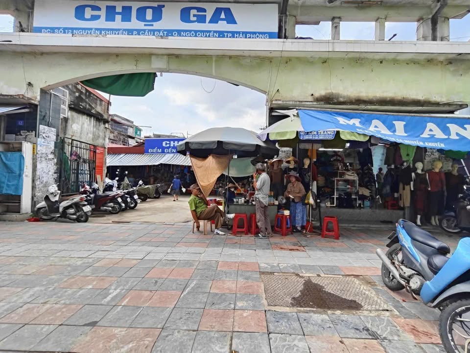 FrontHouse Nguyễn Khuyến, Hải Phòng 93m² giá 17.3 tỷ - Kinh doanh sầm uất ngay cổng Chợ Ga!