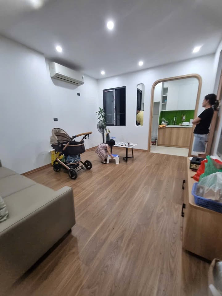 Căn hộ Hồng Tiến Long Biên 80m² giá 13 triệu - Nội thất hiện đại, tiện nghi!