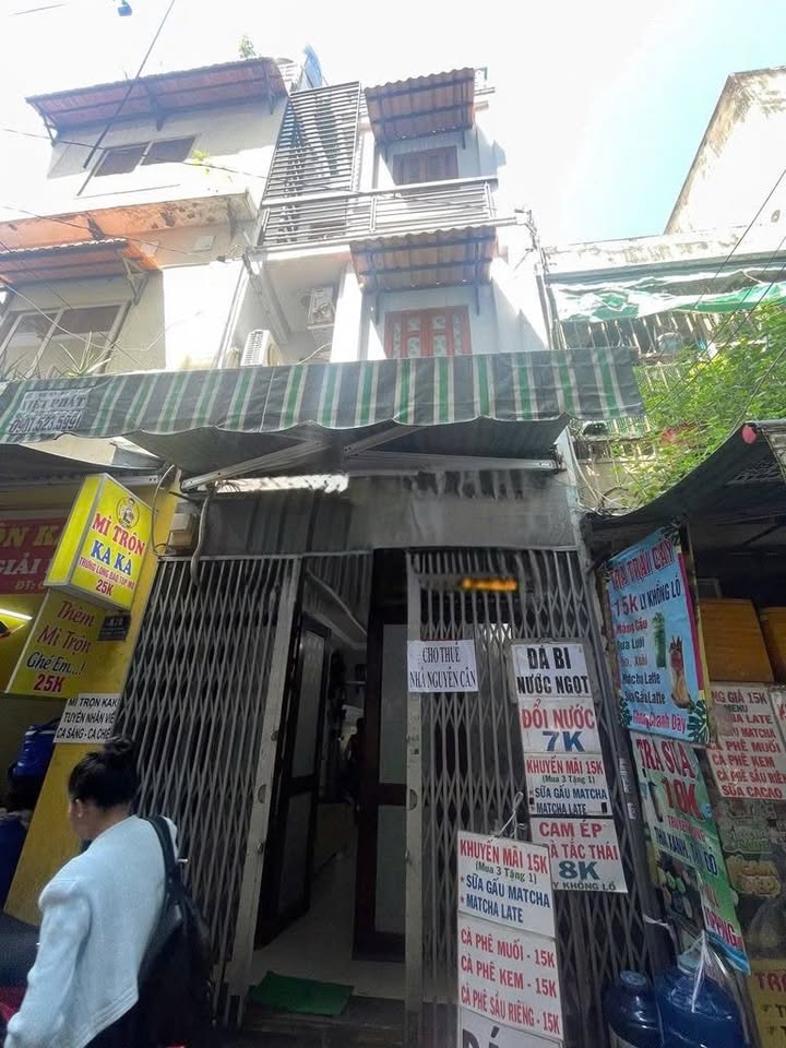 Nhà mặt tiền Bùi Xuân Phái, Quận Tân Phú 35m² giá 17 triệu - Đầy đủ nội thất, xem nhà linh hoạt!