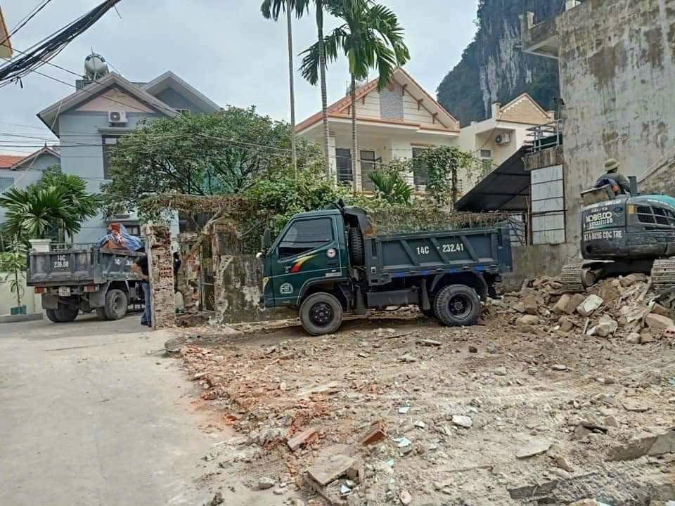 Đất nề 3 mặt tiền Cột 8, Hồng Hà, Hạ Long 54m² - Giá 2.35 tỷ, cơ hội đầu tư tuyệt vời!