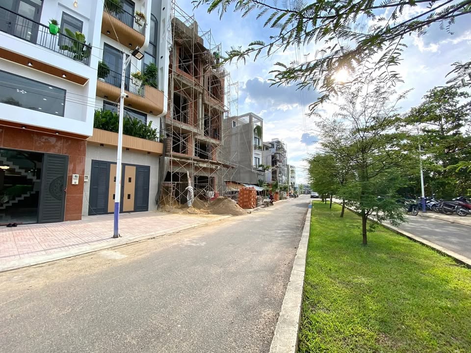 Bán nhà phố đường Tô Ngọc Vân, phường Thới An, quận 12, 68m² - Giá 7.15 tỷ có thương lượng!