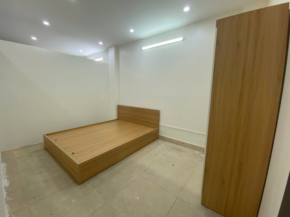 Chính chủ cho thuê căn hộ dịch vụ 75m² mặt phố Ngô Gia Khảm, Long Biên - Giá chỉ 7.5 triệu