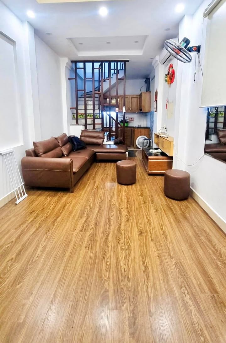 Nhà cho thuê tại Ngõ 246 Minh Khai, 30m² giá 13 triệu - Nội thất đầy đủ, tiện nghi