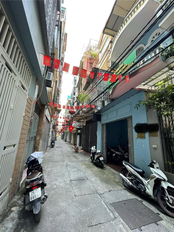 Nhà cho thuê 75m² ngõ 141 Nguyễn Khang - Phù hợp làm văn phòng, bán hàng online!