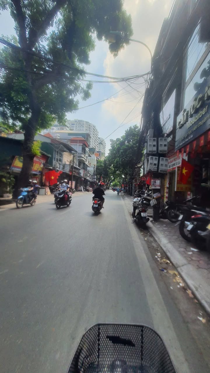 Nhà mặt phố Hoàng Hoa Thám, Cầu Giấy 56m² giá 14.9 tỷ - Đầu tư không thể bỏ lỡ!