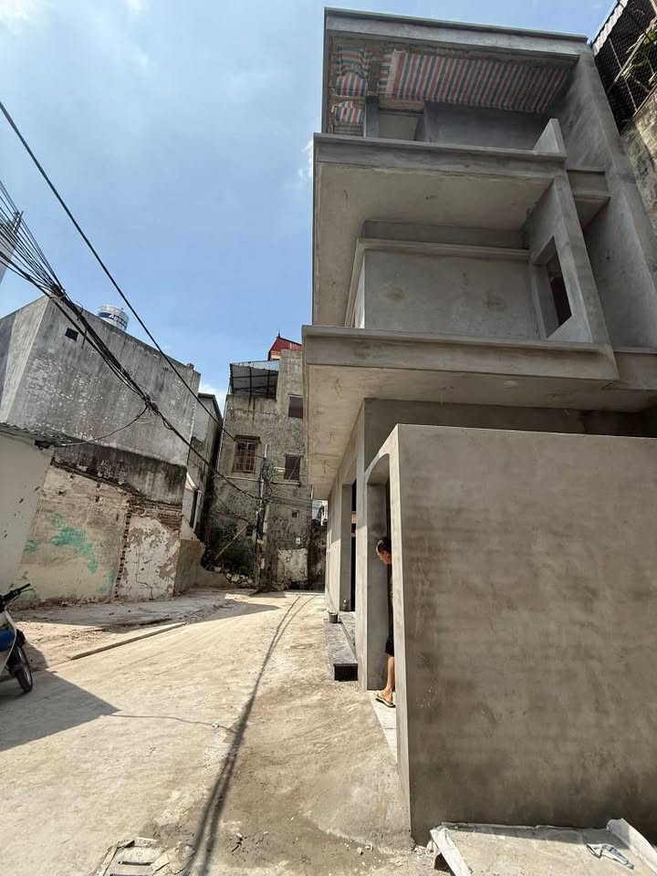 Nhà 3 tầng lô góc Trần Nhân Tông, Nam Định 60m² giá 3.5 tỷ - Ô tô đỗ cửa thoải mái!