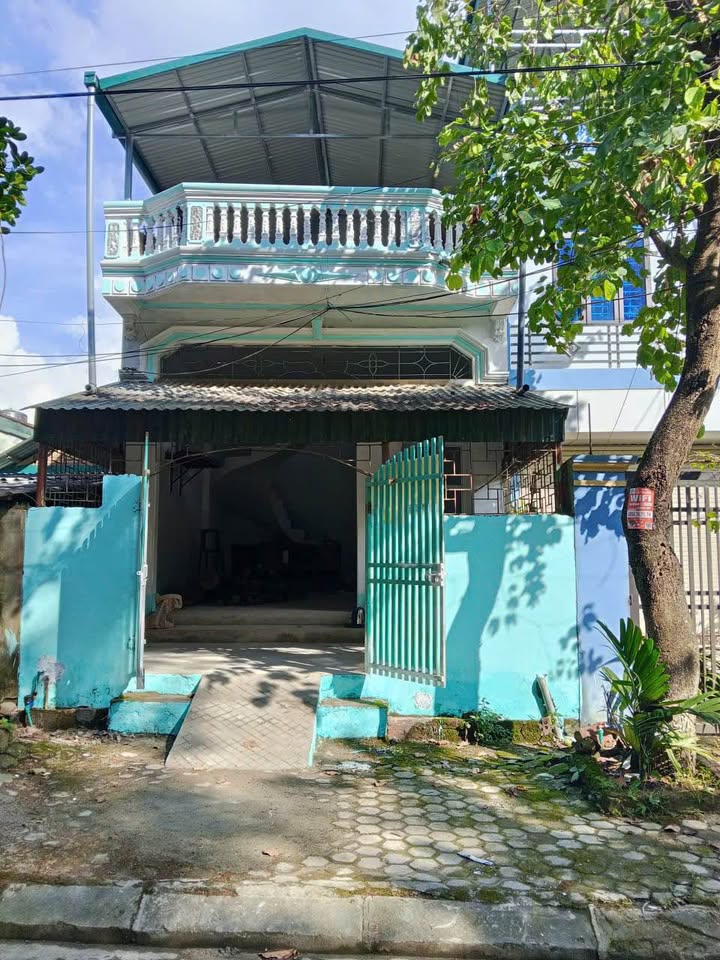 Nhà 1 tầng tại Noong Bua, Điện Biên Phủ 100m² giá 1.59 tỷ - Kiên cố và thoáng mát!