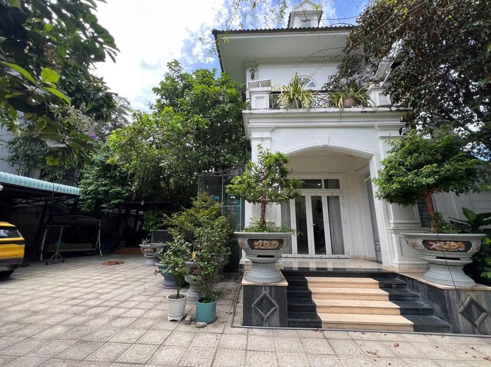 Cho thuê biệt thự sân vườn mặt tiền Nguyễn Đức Thuận, Hiệp Thành 500m² - Giá chỉ 30 triệu/tháng!